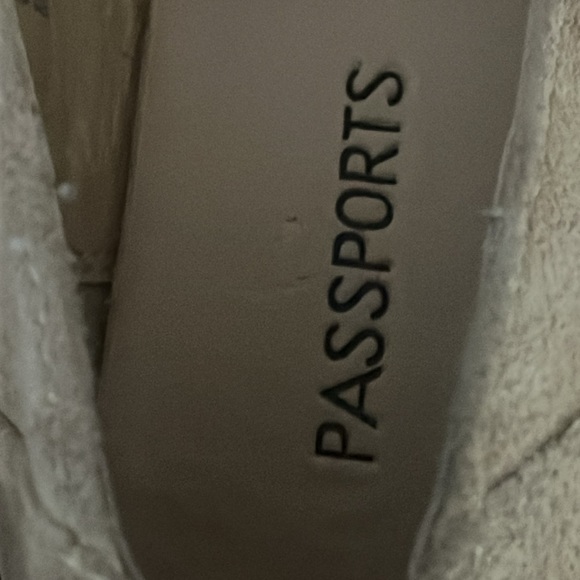 Tan leather PASSPORTS Loafers. 👞 Size 7.5 - Picture 5 of 8